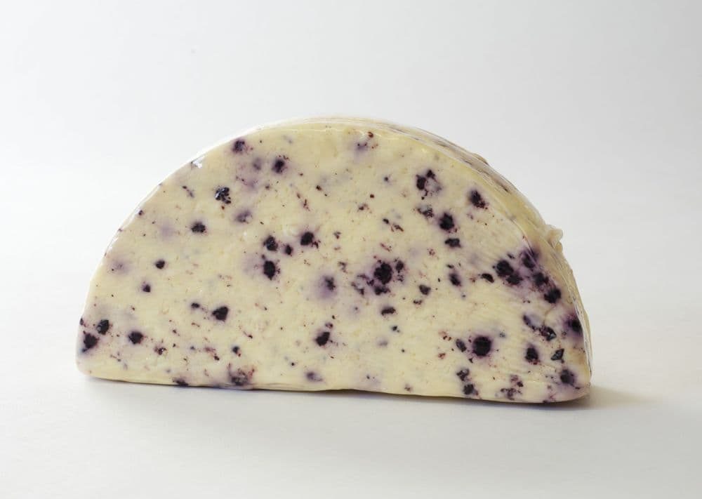 WHITE STILTON & BLUEBERRY PER KG